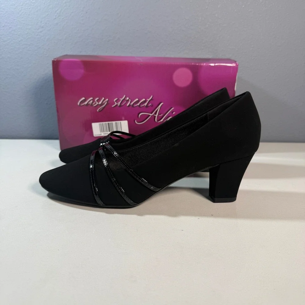 Easy Street Alive Pump Women 9.5 Black Heel Strappy Accent